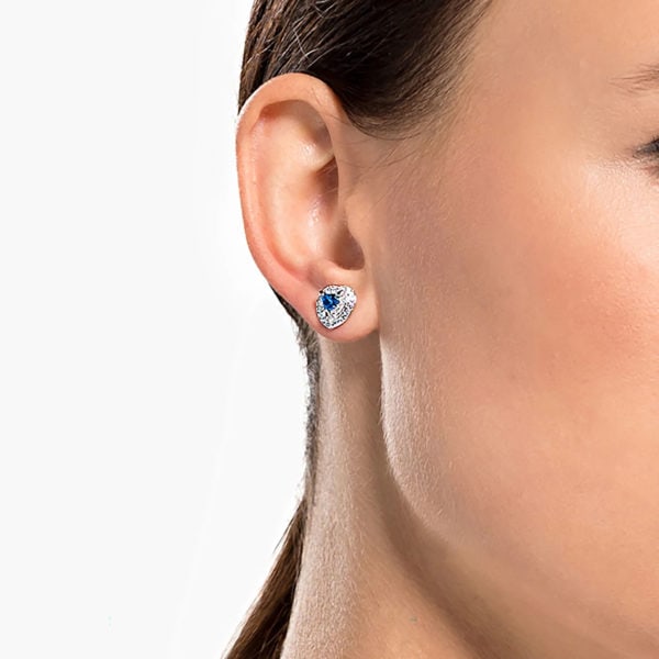 One Stud Pierced Earrings 4