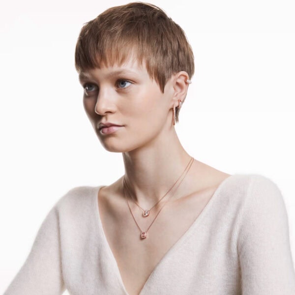 Una necklace 7