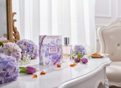 Home 106 Alternative view of La Ronde Des Fleurs Musc Ambre