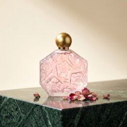 Alternative view of Fleurs d’Ombre Rose EDT
